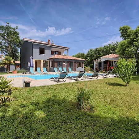 Pula Villa *