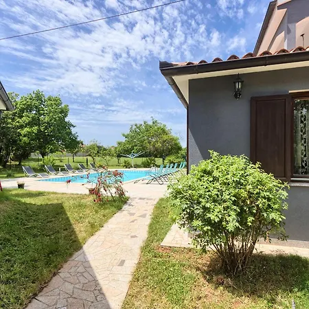Villa Pula